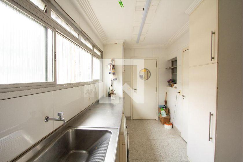 Apartamento à Venda – Itaim Bibi, 4 Quartos, 226 m² – São Paulo