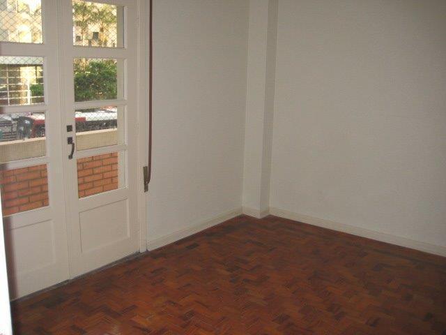 Agradável apartamento tipo para locação em Jardim Paulista com 3 quartos, sendo 1 suíte, 160m² – rem