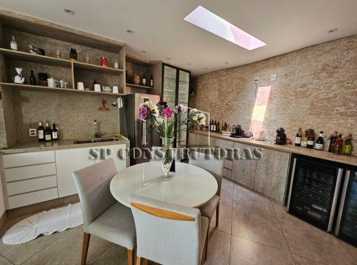Cond. Villa Borghese – 3 Dorms – 2 Suites – 3 Vagas Garagem – Ambientes Amplos – OPORTUNIDADE!!!