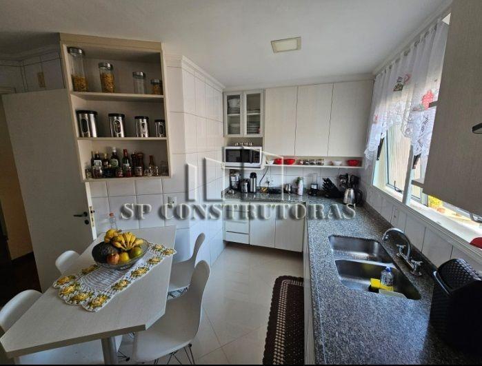 Cond. Villa Borghese – 3 Dorms – 2 Suites – 3 Vagas Garagem – Ambientes Amplos – OPORTUNIDADE!!!