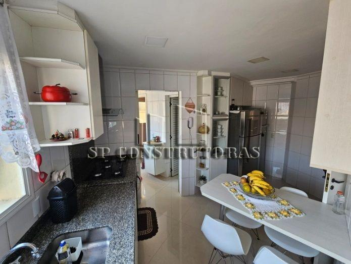 Cond. Villa Borghese – 3 Dorms – 2 Suites – 3 Vagas Garagem – Ambientes Amplos – OPORTUNIDADE!!!