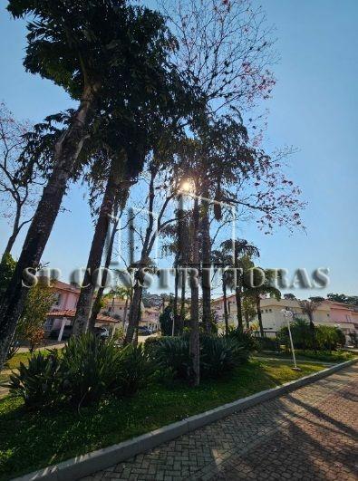 Cond. Villa Borghese – 3 Dorms – 2 Suites – 3 Vagas Garagem – Ambientes Amplos – OPORTUNIDADE!!!