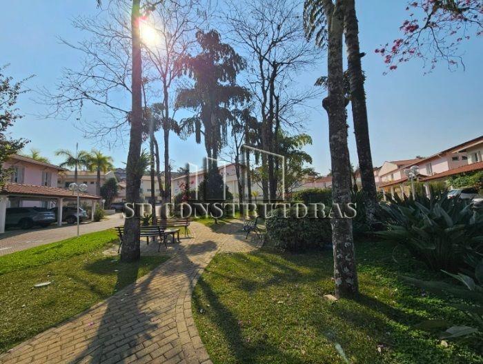 Cond. Villa Borghese – 3 Dorms – 2 Suites – 3 Vagas Garagem – Ambientes Amplos – OPORTUNIDADE!!!