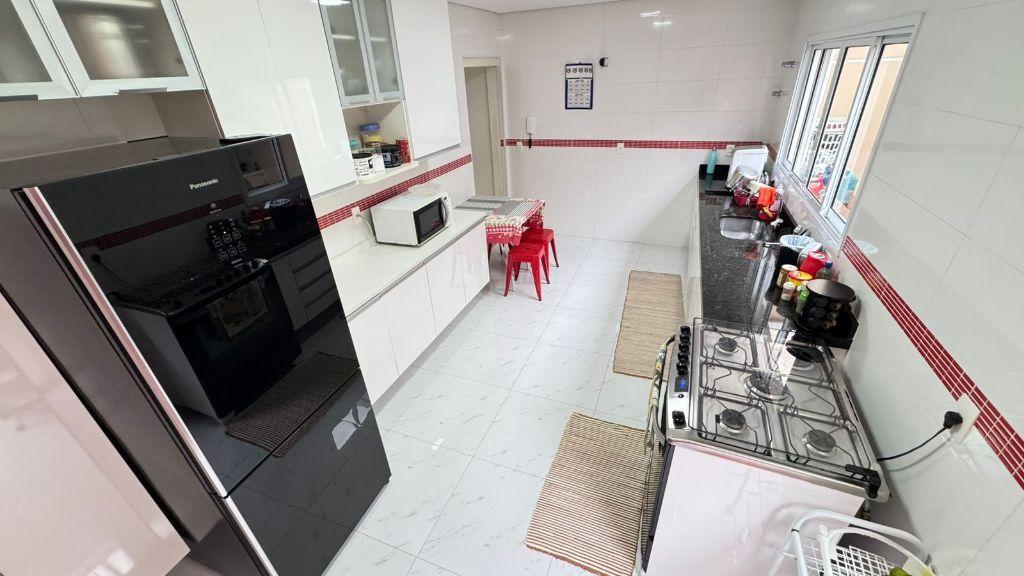 Sobrado de alto padrao com 4 suites no Parque Continental, Sao Paulo