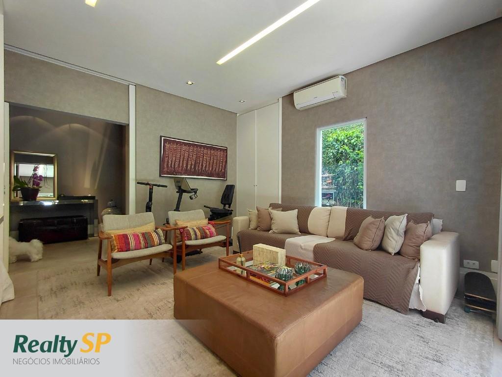 CASA 237m² EM COND. FECHADO / 3 SUÍTES / 3 SALAS / PISCINA / CHURRASQ. / 3 VAGAS