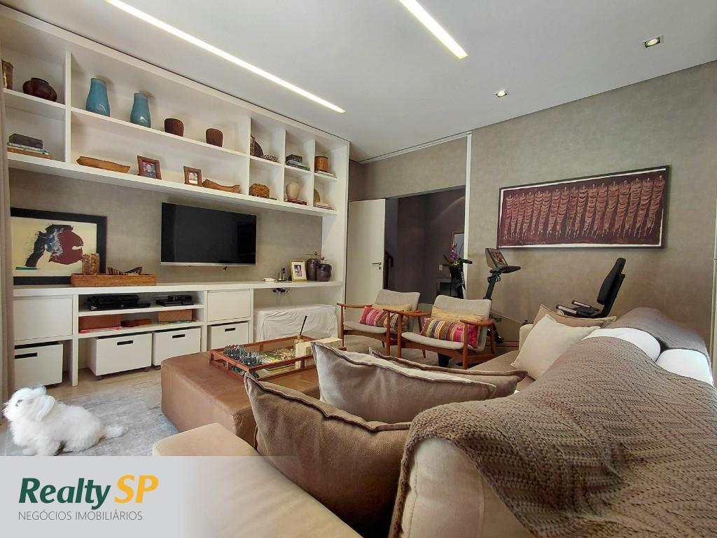 CASA 237m² EM COND. FECHADO / 3 SUÍTES / 3 SALAS / PISCINA / CHURRASQ. / 3 VAGAS