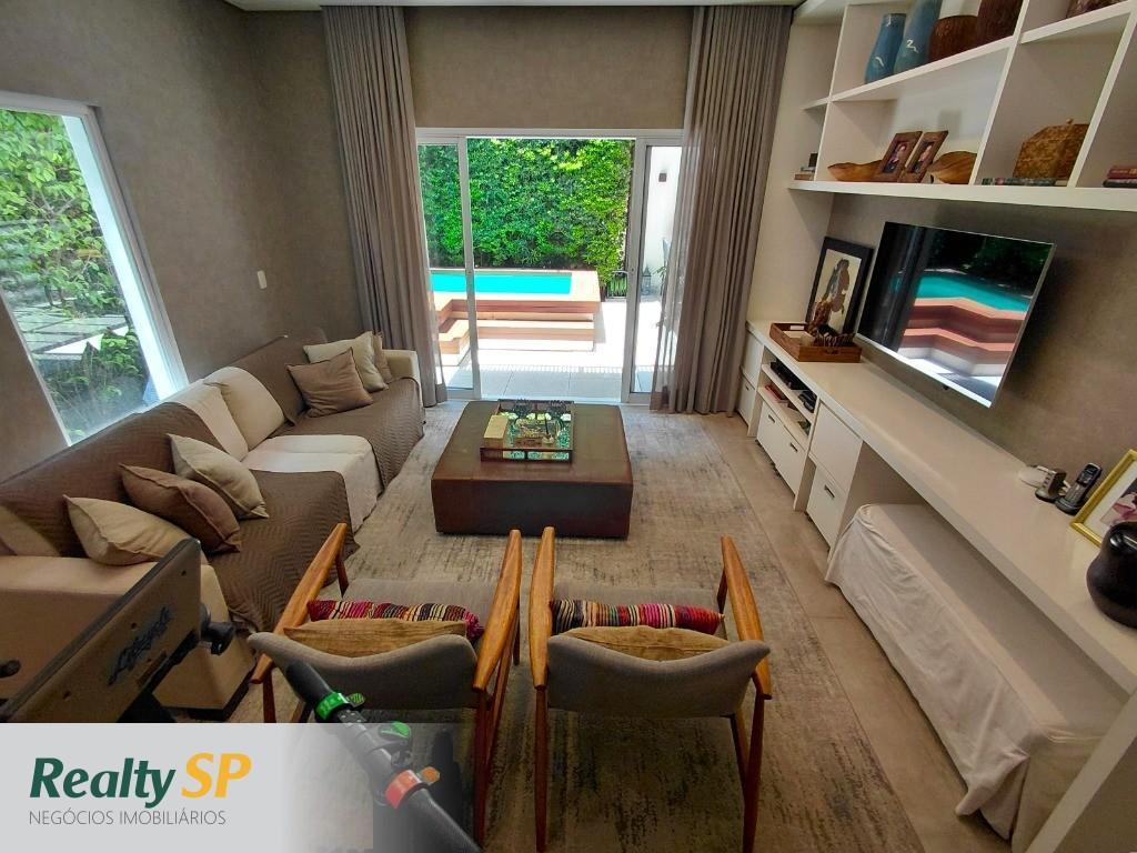 CASA 237m² EM COND. FECHADO / 3 SUÍTES / 3 SALAS / PISCINA / CHURRASQ. / 3 VAGAS