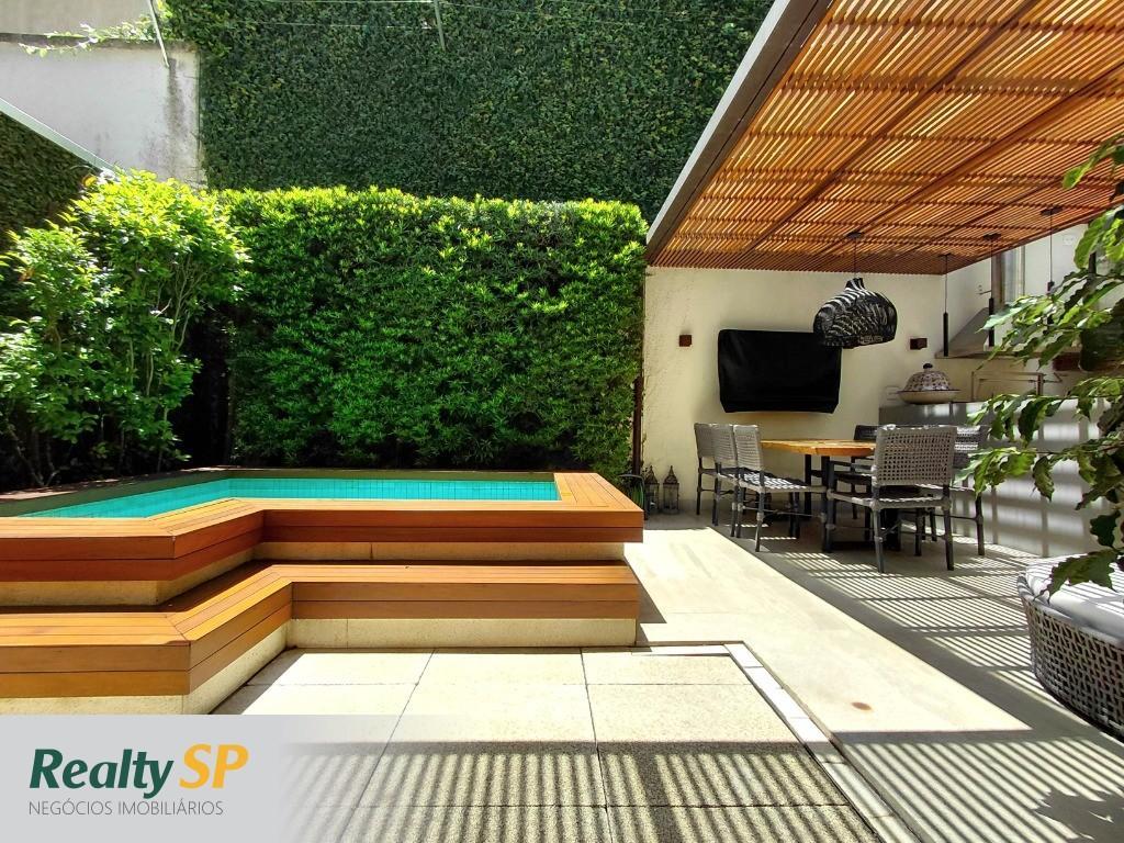 CASA 237m² EM COND. FECHADO / 3 SUÍTES / 3 SALAS / PISCINA / CHURRASQ. / 3 VAGAS
