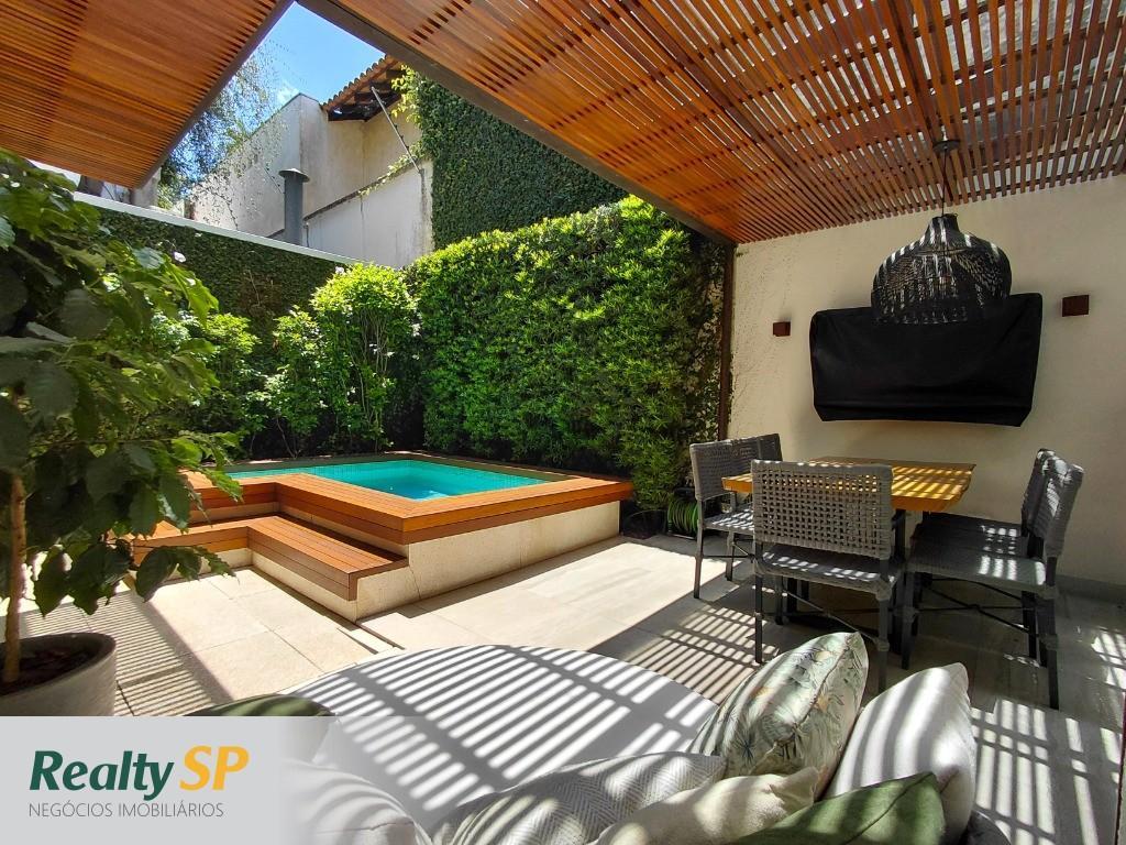 CASA 237m² EM COND. FECHADO / 3 SUÍTES / 3 SALAS / PISCINA / CHURRASQ. / 3 VAGAS