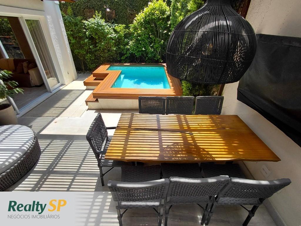 CASA 237m² EM COND. FECHADO / 3 SUÍTES / 3 SALAS / PISCINA / CHURRASQ. / 3 VAGAS