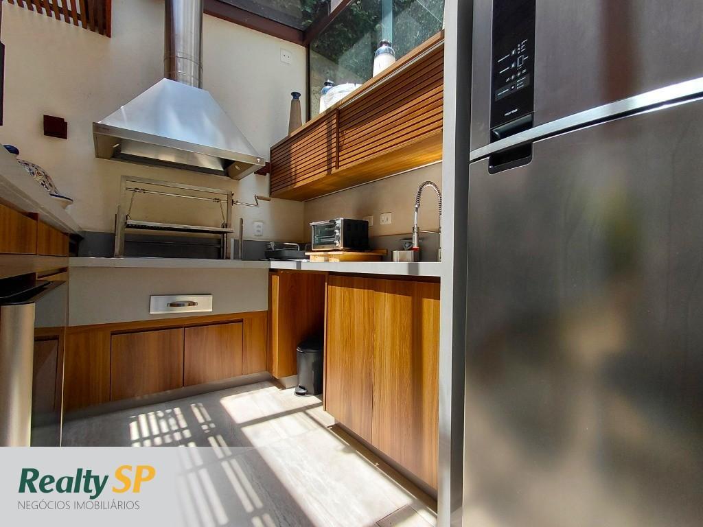 CASA 237m² EM COND. FECHADO / 3 SUÍTES / 3 SALAS / PISCINA / CHURRASQ. / 3 VAGAS