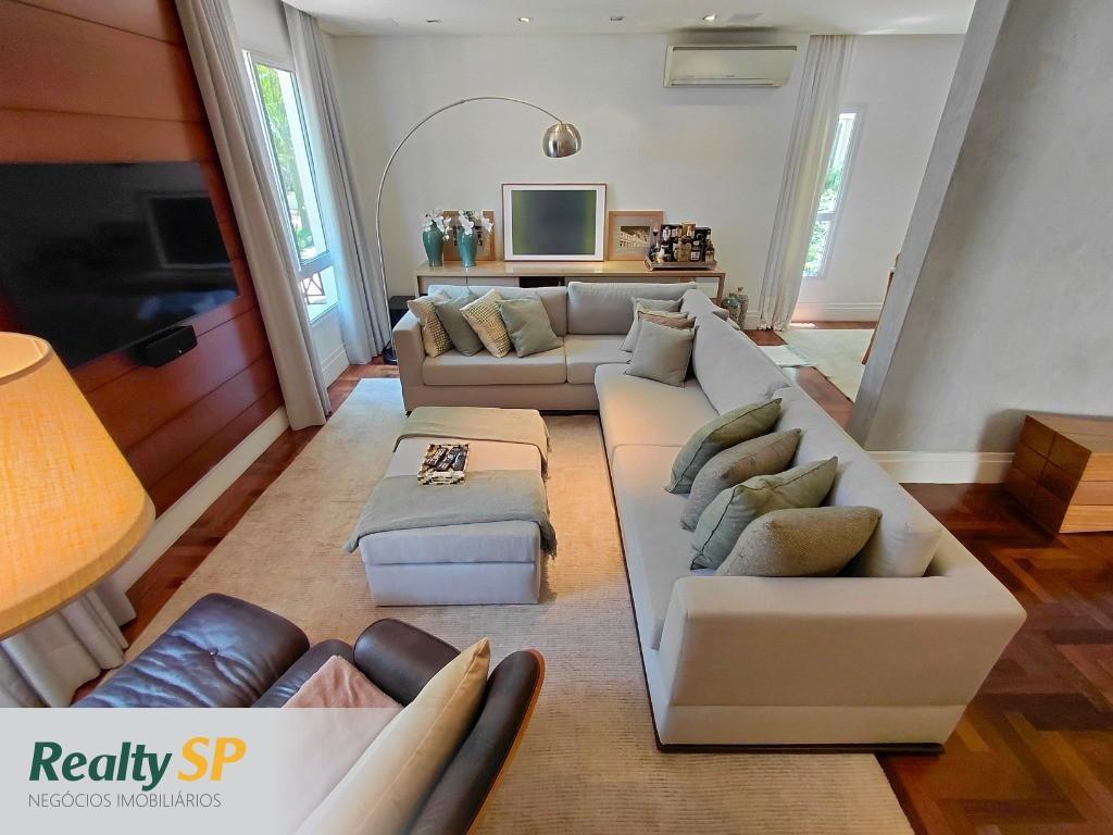 CASA 237m² EM COND. FECHADO / 3 SUÍTES / 3 SALAS / PISCINA / CHURRASQ. / 3 VAGAS