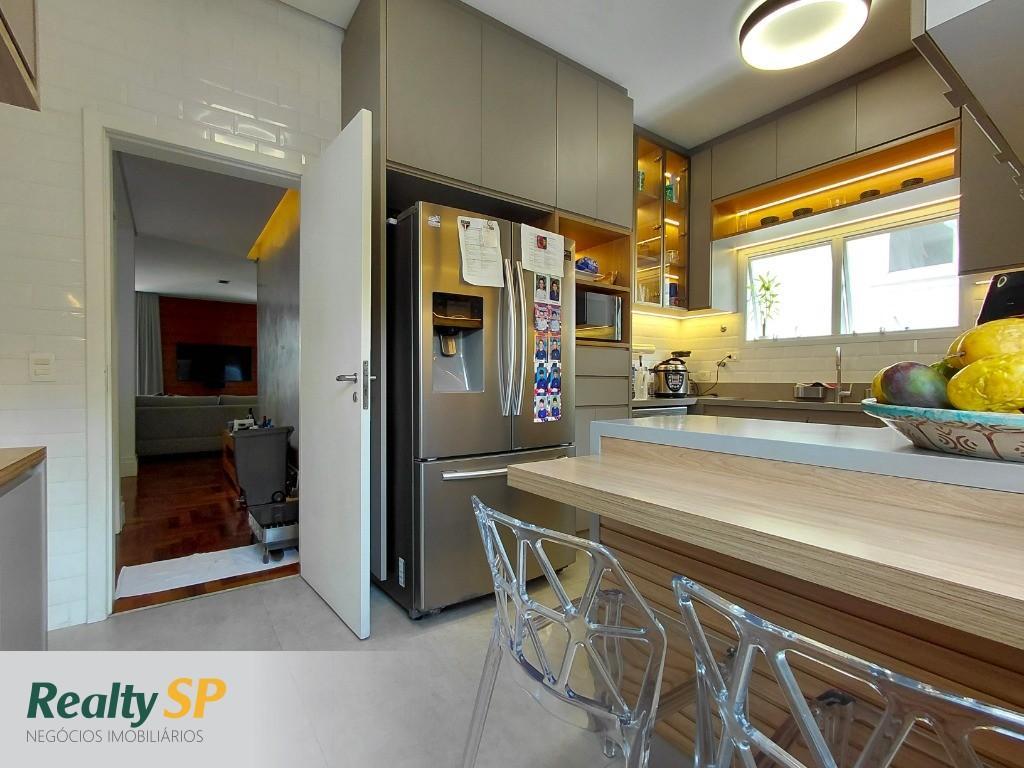CASA 237m² EM COND. FECHADO / 3 SUÍTES / 3 SALAS / PISCINA / CHURRASQ. / 3 VAGAS