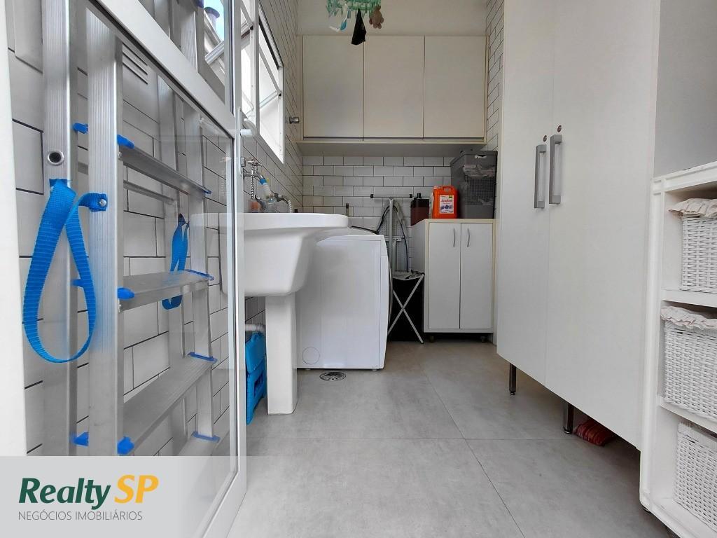 CASA 237m² EM COND. FECHADO / 3 SUÍTES / 3 SALAS / PISCINA / CHURRASQ. / 3 VAGAS