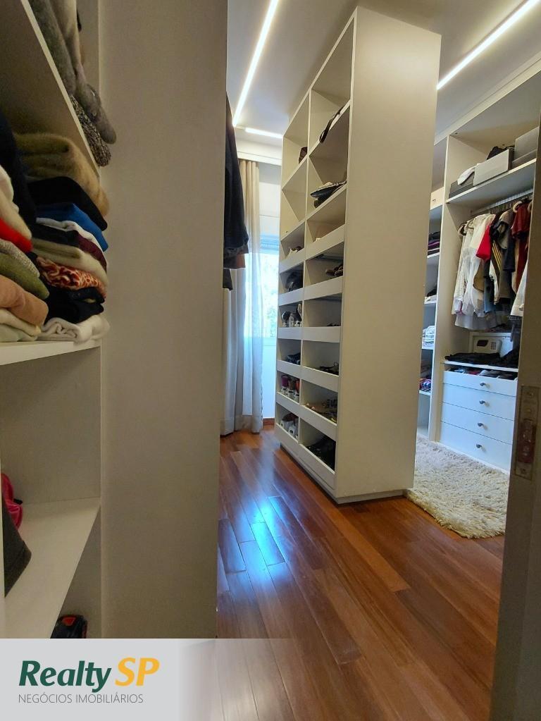 CASA 237m² EM COND. FECHADO / 3 SUÍTES / 3 SALAS / PISCINA / CHURRASQ. / 3 VAGAS