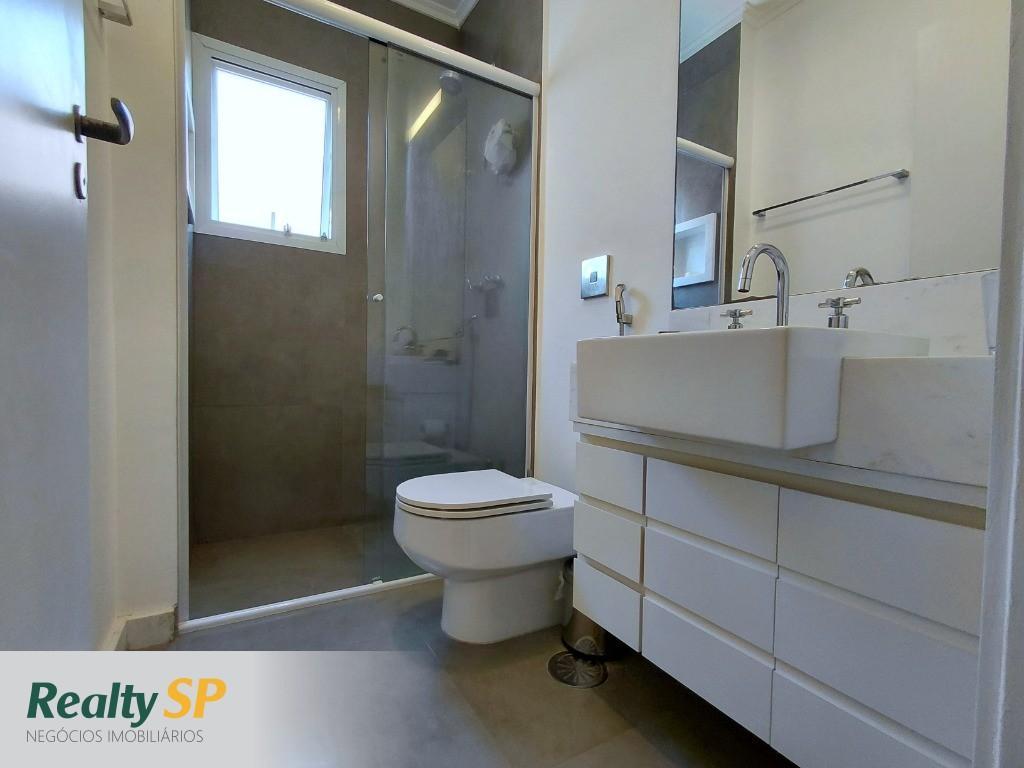 CASA 237m² EM COND. FECHADO / 3 SUÍTES / 3 SALAS / PISCINA / CHURRASQ. / 3 VAGAS