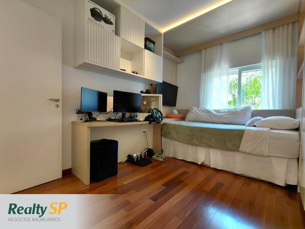 CASA 237m² EM COND. FECHADO / 3 SUÍTES / 3 SALAS / PISCINA / CHURRASQ. / 3 VAGAS