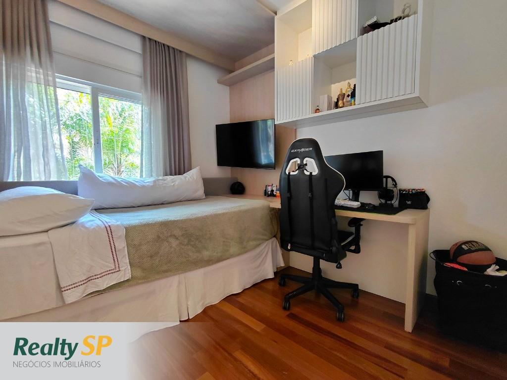 CASA 237m² EM COND. FECHADO / 3 SUÍTES / 3 SALAS / PISCINA / CHURRASQ. / 3 VAGAS