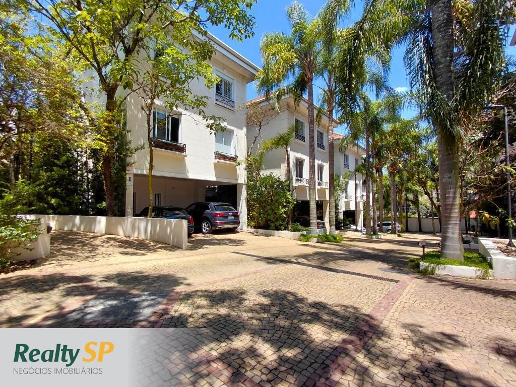 CASA 237m² EM COND. FECHADO / 3 SUÍTES / 3 SALAS / PISCINA / CHURRASQ. / 3 VAGAS