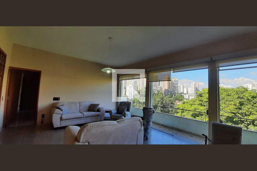 Casa à Venda – Pacaembu, 5 Quartos, 510 m² – São Paulo