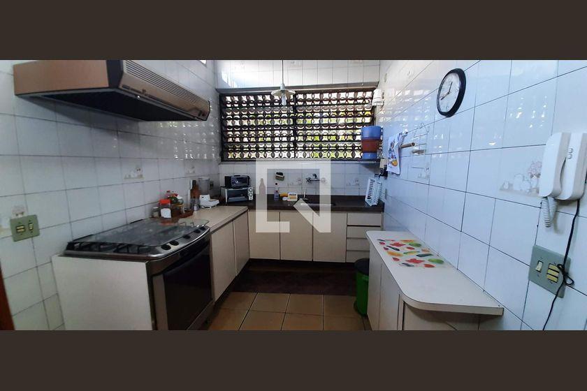 Casa à Venda – Pacaembu, 5 Quartos, 510 m² – São Paulo