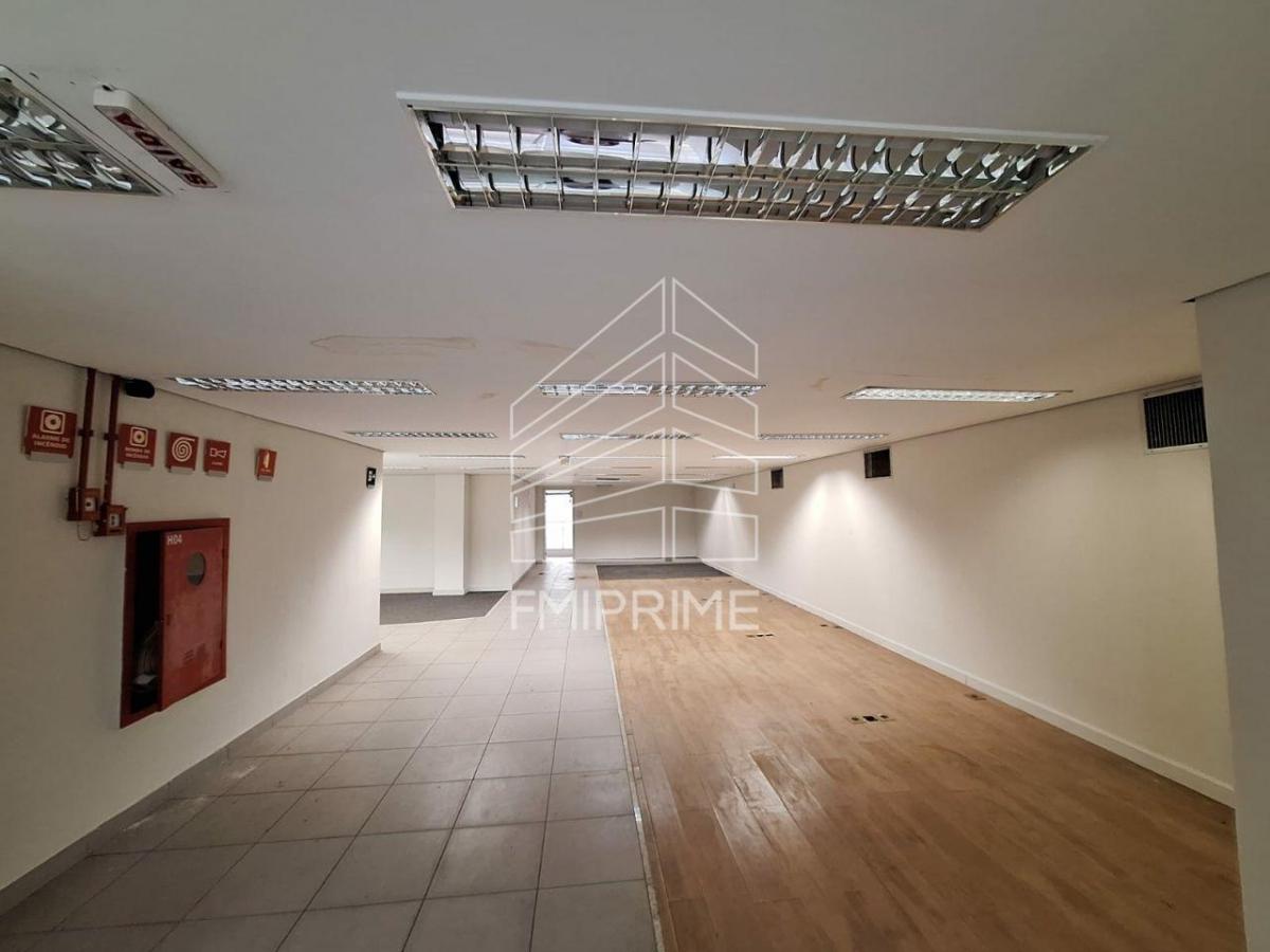 LAPA -GALPÃO COMERCIAL DE 1.450 M2 DE ÁREA CONSTRUÍDA NA LAPA.