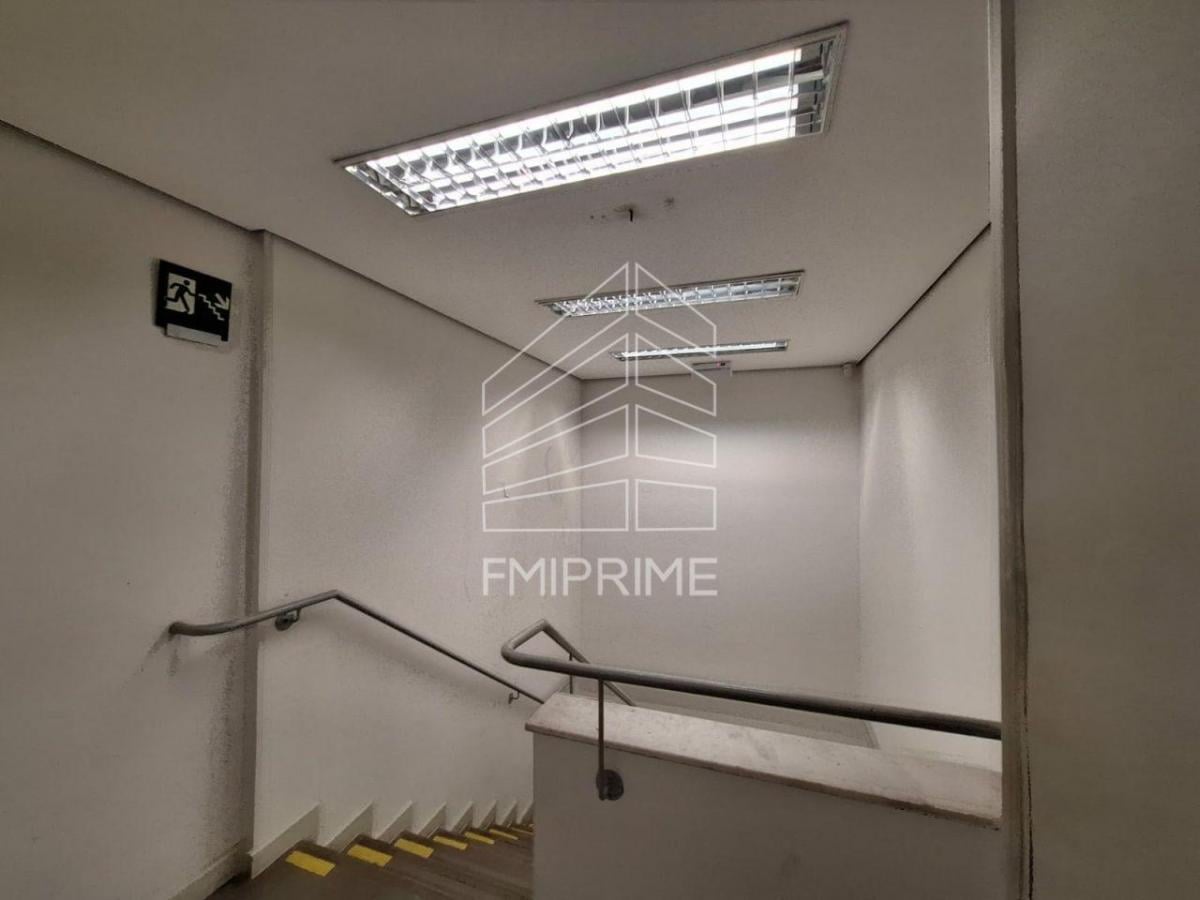 LAPA -GALPÃO COMERCIAL DE 1.450 M2 DE ÁREA CONSTRUÍDA NA LAPA.