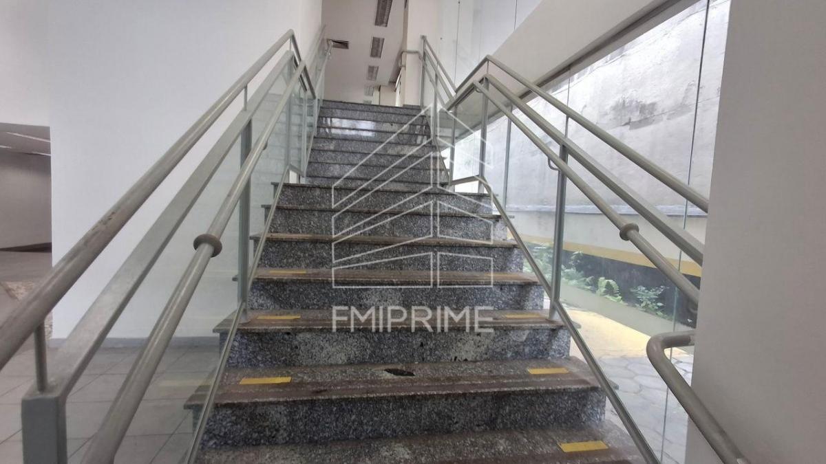 LAPA -GALPÃO COMERCIAL DE 1.450 M2 DE ÁREA CONSTRUÍDA NA LAPA.