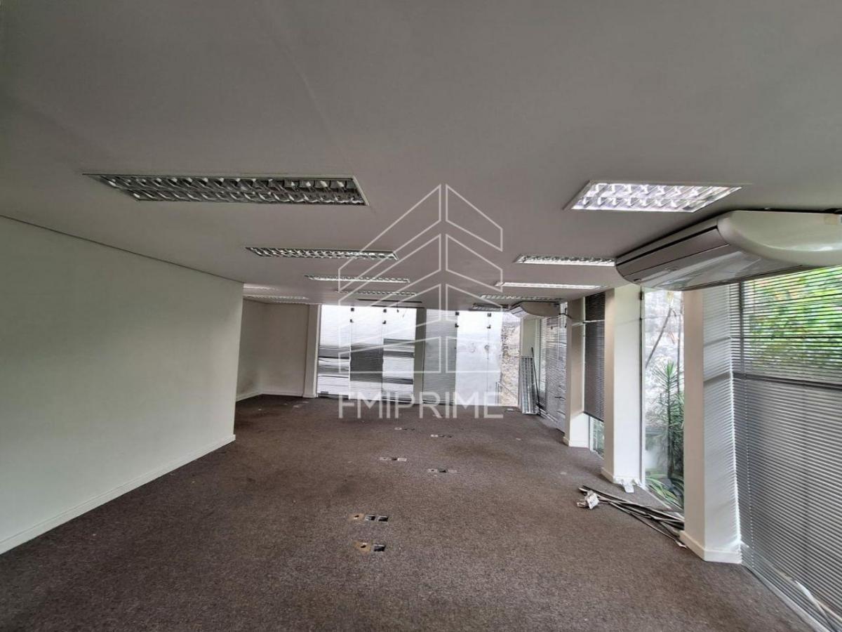 LAPA -GALPÃO COMERCIAL DE 1.450 M2 DE ÁREA CONSTRUÍDA NA LAPA.