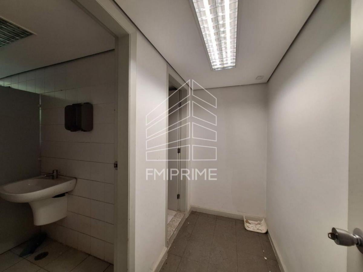 LAPA -GALPÃO COMERCIAL DE 1.450 M2 DE ÁREA CONSTRUÍDA NA LAPA.