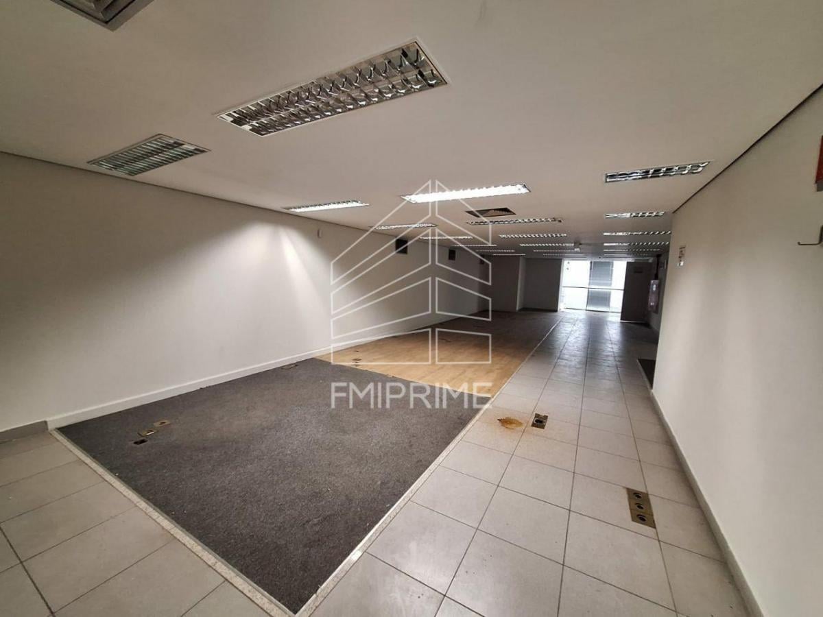 LAPA -GALPÃO COMERCIAL DE 1.450 M2 DE ÁREA CONSTRUÍDA NA LAPA.