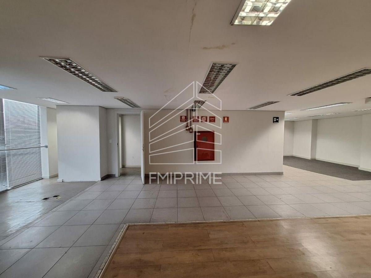LAPA -GALPÃO COMERCIAL DE 1.450 M2 DE ÁREA CONSTRUÍDA NA LAPA.
