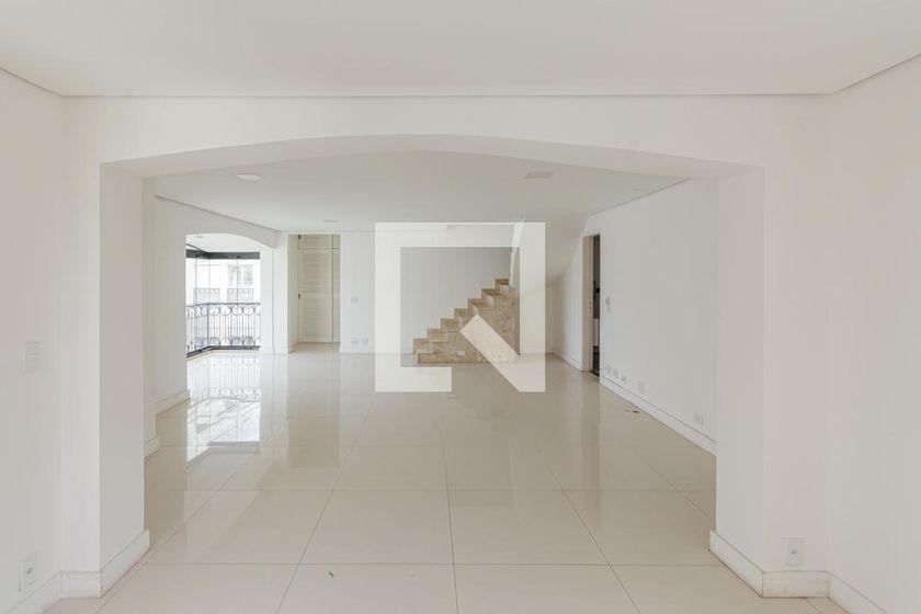 Apartamento à Venda – Moema, 3 Quartos, 240 m² – São Paulo