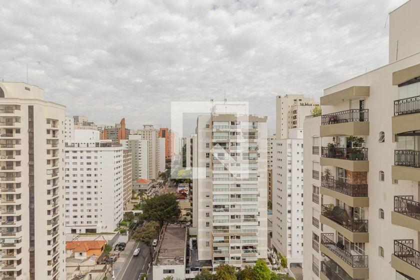Apartamento à Venda – Moema, 3 Quartos, 240 m² – São Paulo