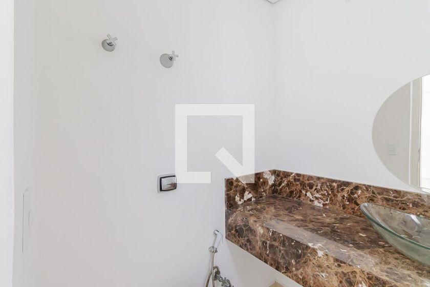 Apartamento à Venda – Moema, 3 Quartos, 240 m² – São Paulo
