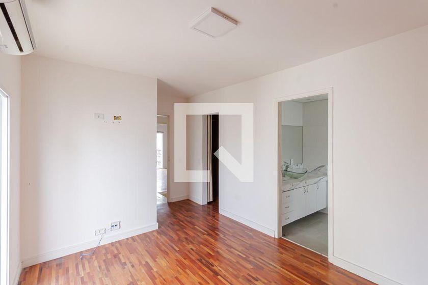 Apartamento à Venda – Moema, 3 Quartos, 240 m² – São Paulo