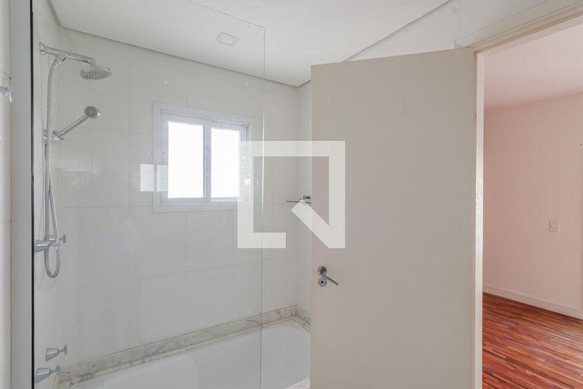 Apartamento à Venda – Moema, 3 Quartos, 240 m² – São Paulo