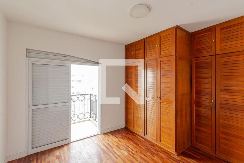 Apartamento à Venda – Moema, 3 Quartos, 240 m² – São Paulo
