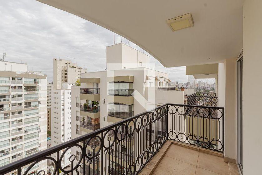 Apartamento à Venda – Moema, 3 Quartos, 240 m² – São Paulo
