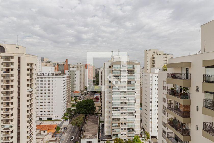 Apartamento à Venda – Moema, 3 Quartos, 240 m² – São Paulo