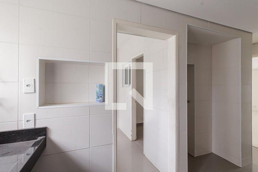 Apartamento à Venda – Moema, 3 Quartos, 240 m² – São Paulo