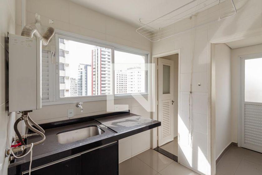 Apartamento à Venda – Moema, 3 Quartos, 240 m² – São Paulo