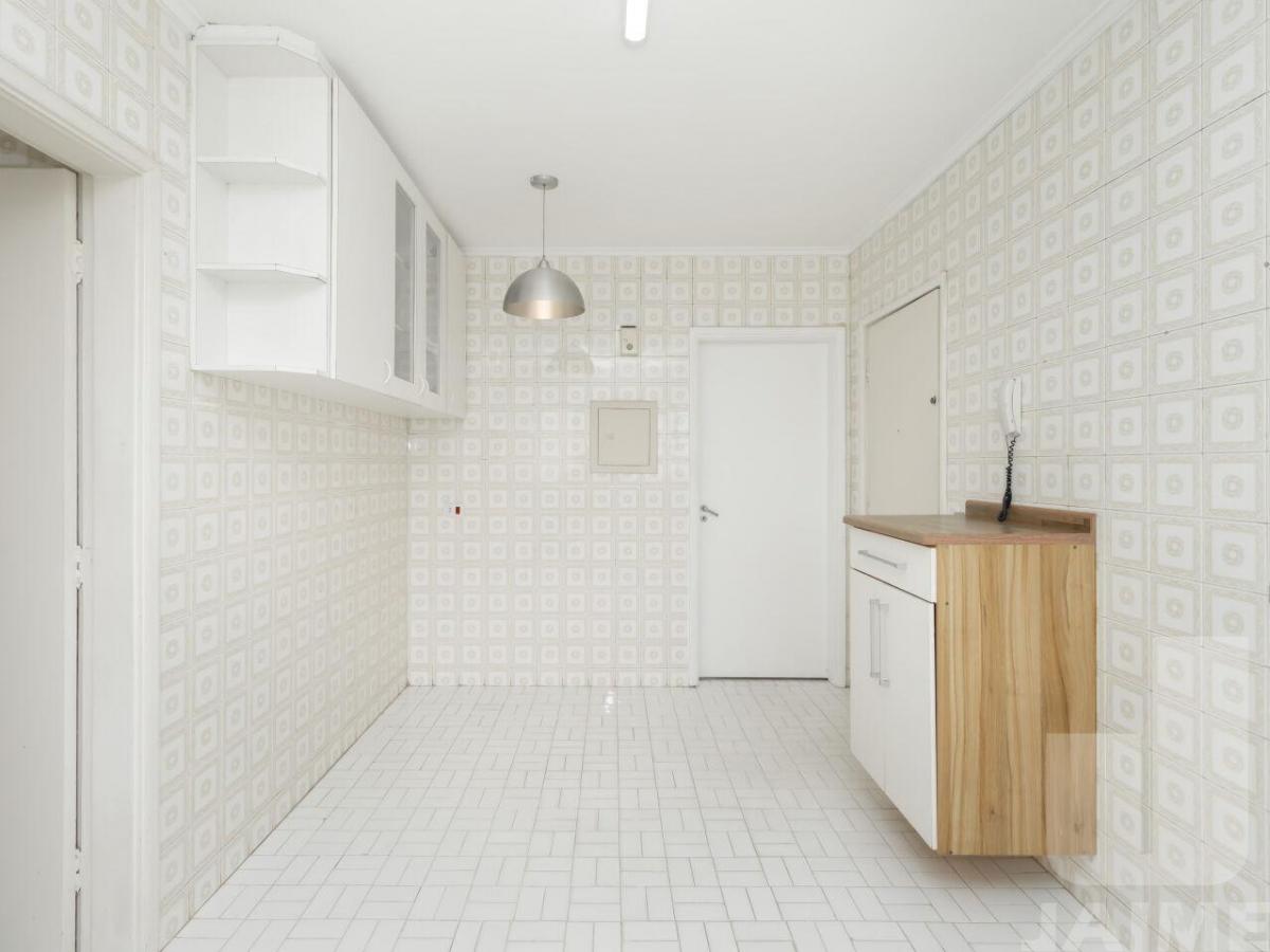 Apartamento 03 dormitórios, 01 vaga em Perdizes.