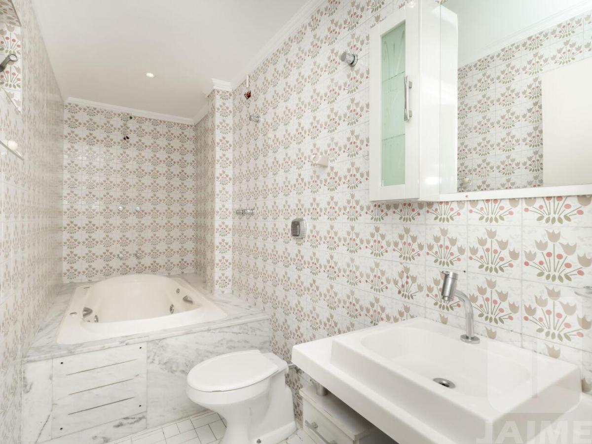 Apartamento 03 dormitórios, 01 vaga em Perdizes.