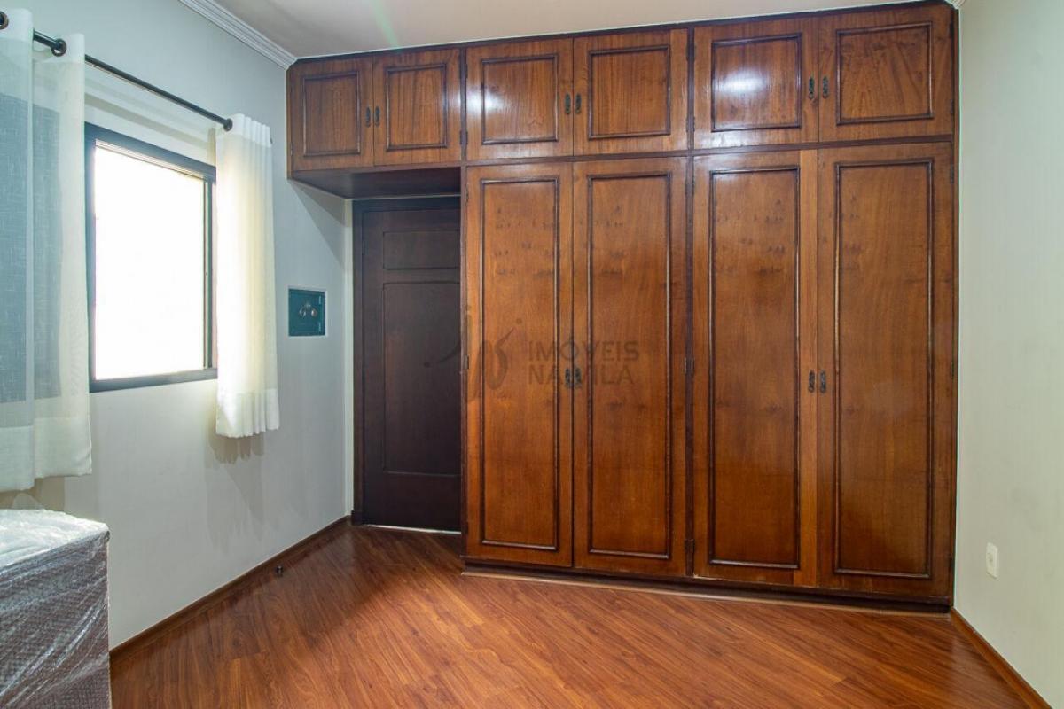 Casa espaçosa – 3 dormitórios – Vila Residencial Arborizada – Perto Parque Aclimação