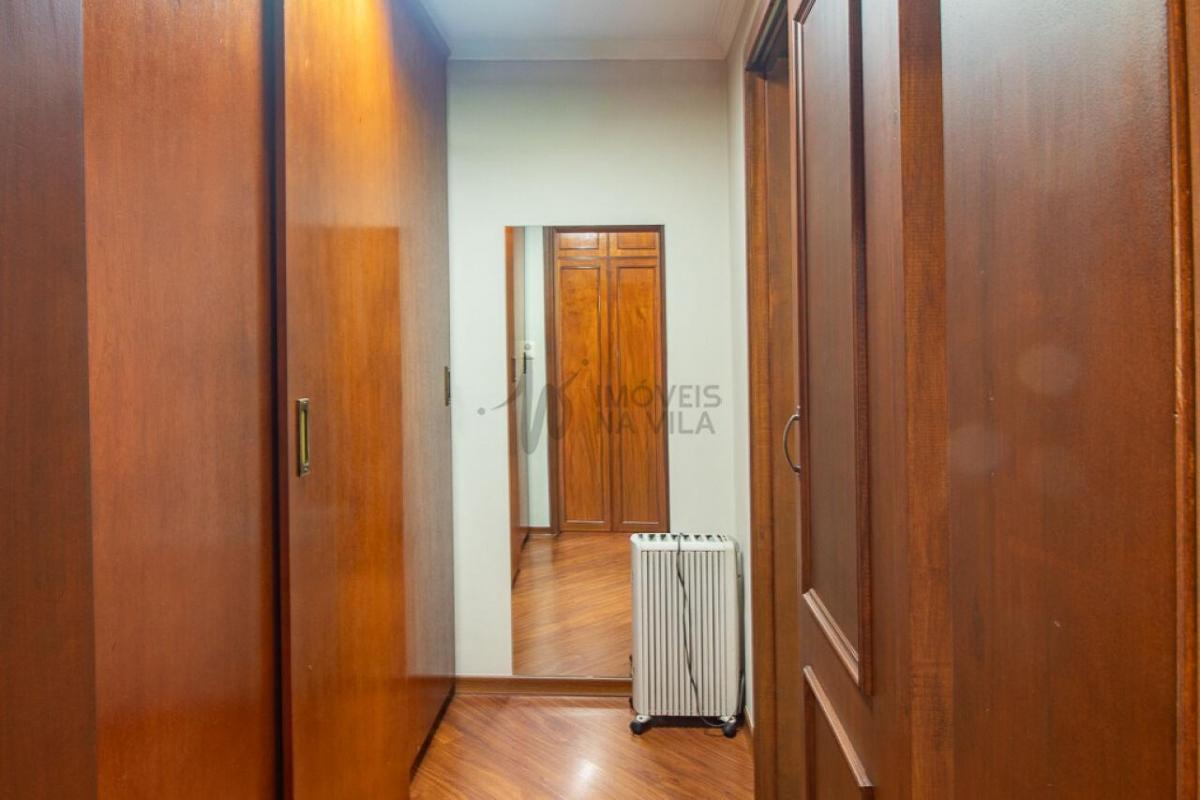 Casa espaçosa – 3 dormitórios – Vila Residencial Arborizada – Perto Parque Aclimação