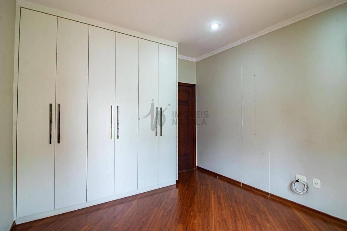 Casa espaçosa – 3 dormitórios – Vila Residencial Arborizada – Perto Parque Aclimação