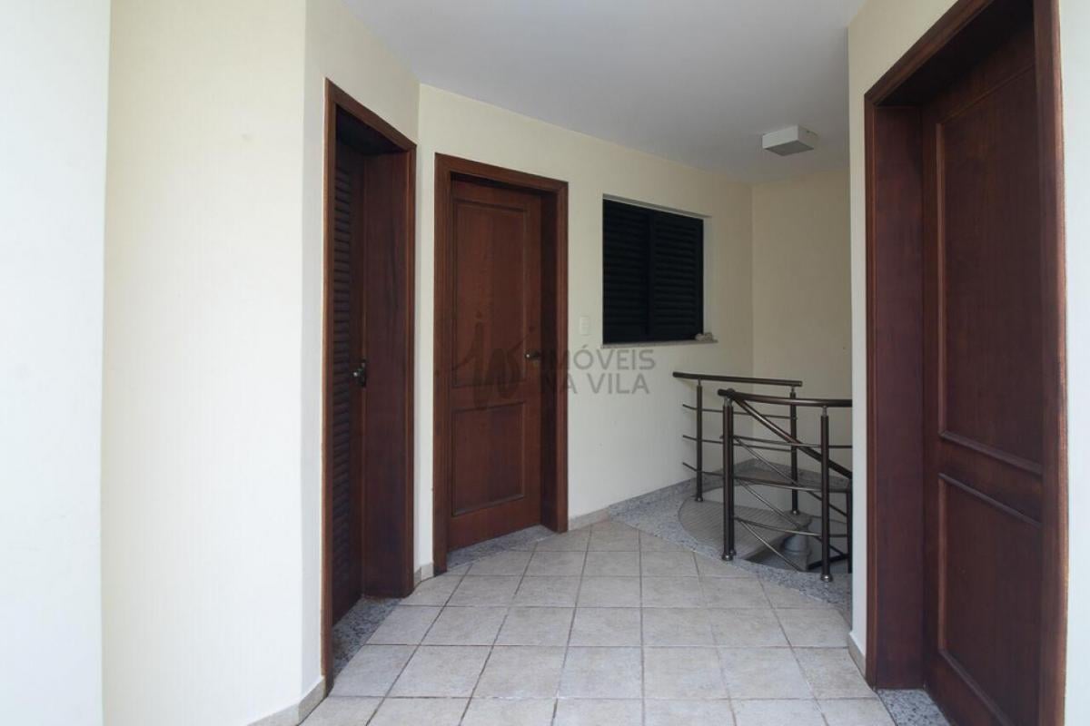 Casa espaçosa – 3 dormitórios – Vila Residencial Arborizada – Perto Parque Aclimação
