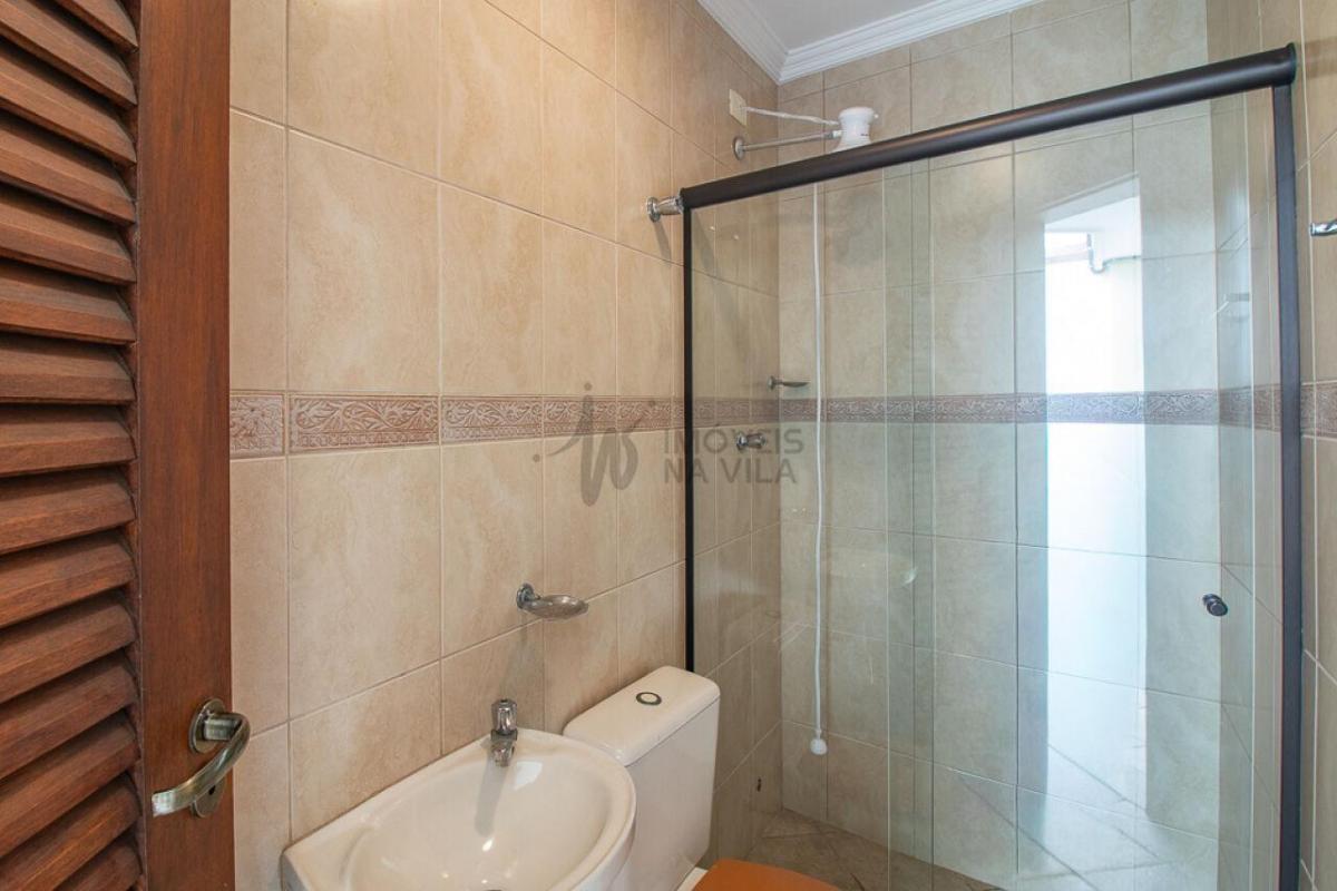 Casa espaçosa – 3 dormitórios – Vila Residencial Arborizada – Perto Parque Aclimação