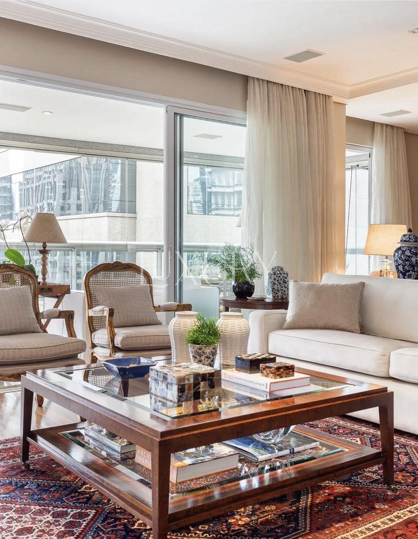 Apartamento na rua Fernandes de Abreu com 262.0 m² e lazer completo à venda no bairro Itaim Bibi.